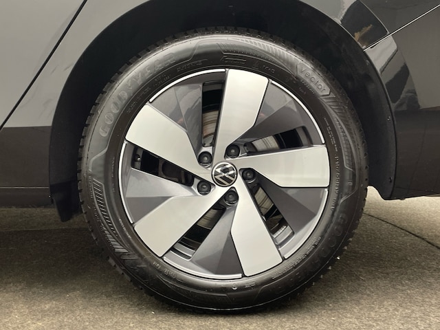 Volkswagen Passat 1.5 eTSI Business Variant