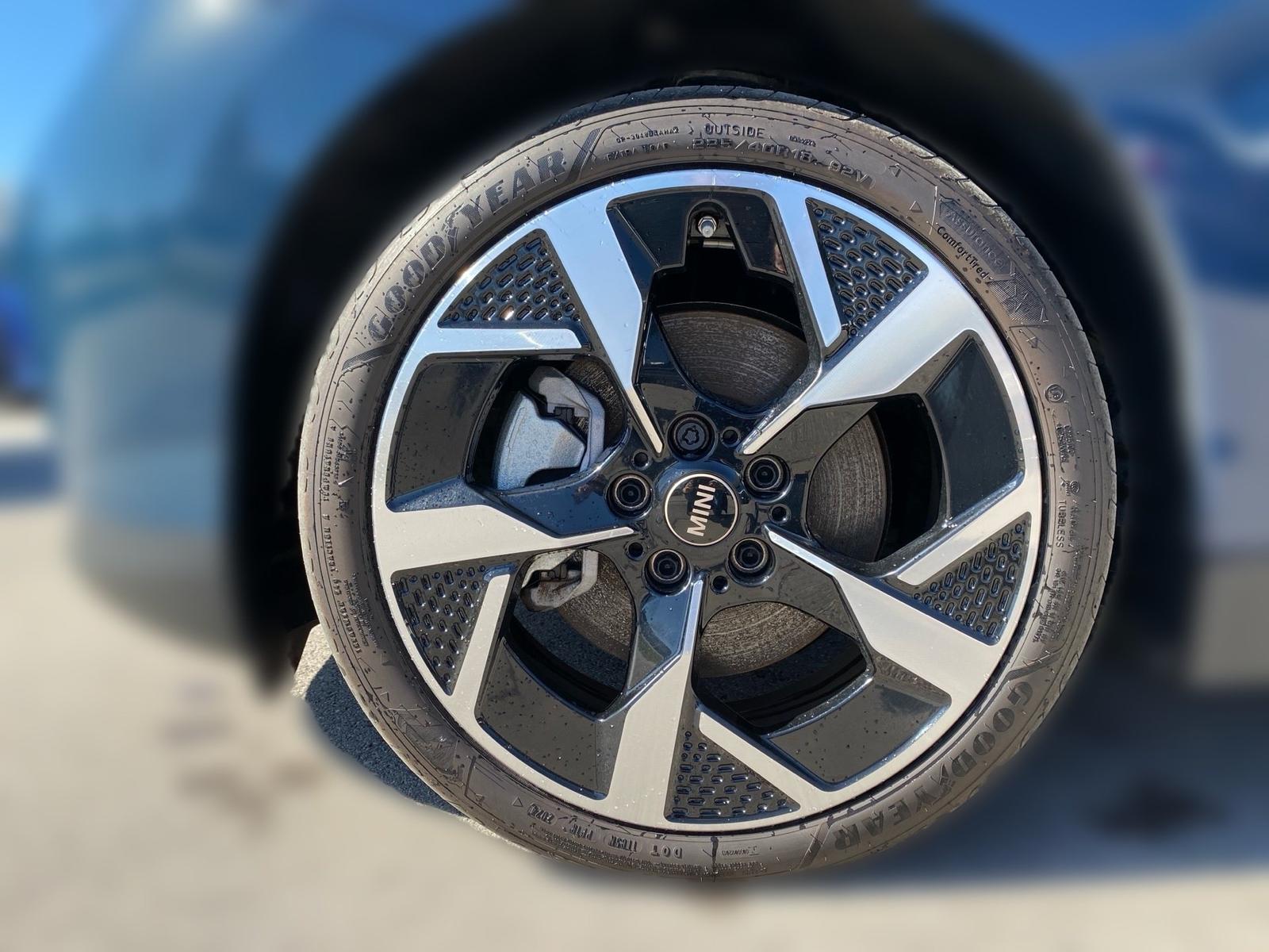 MINI Cooper E Favoured