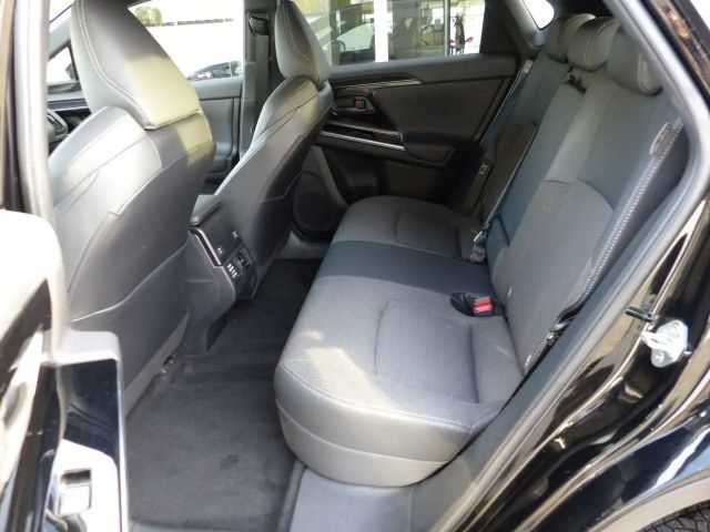 Toyota bZ4X AHK Navi SHZ el.Heckkl.LED Schnell-Ladefunk