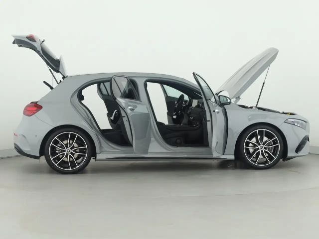 Mercedes-Benz A 220 A 220 d