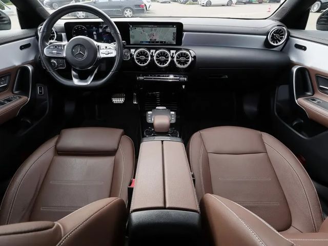 Mercedes-Benz CLA 220 AMG Line CLA 220 d