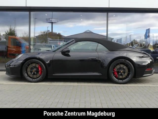 Porsche 992 Cabrio Carrera GTS