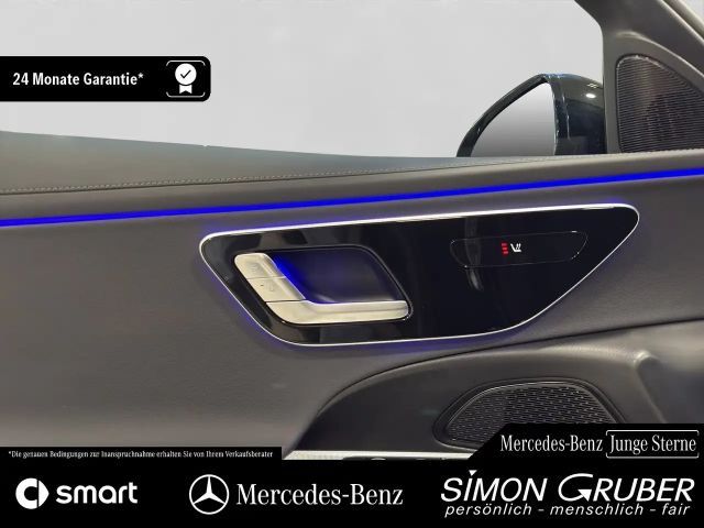 Mercedes-Benz E 220 AMG Line E 220 d Sedan