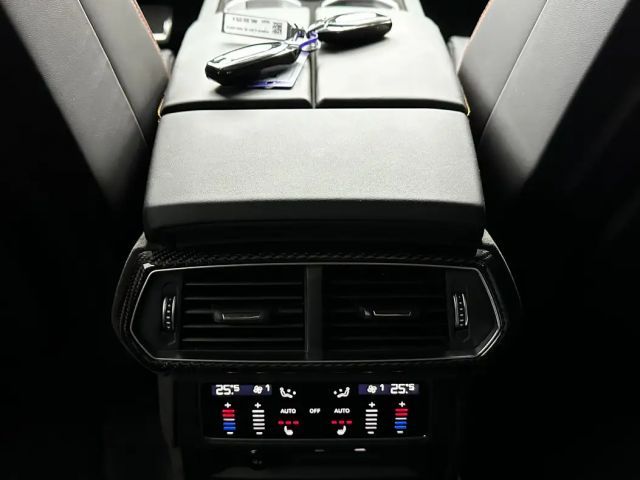 Lamborghini Urus SE *Akrapovic*Carbon-Paket*23"*B&O*Pano*