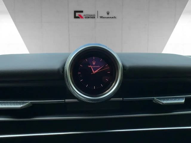 Maserati Grecale MY25 - 300PS - AWD - PANO - LED