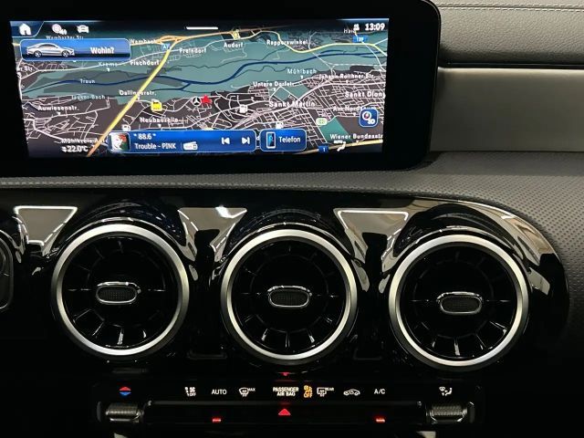 Mercedes-Benz CLA 180 Coupé Progressive