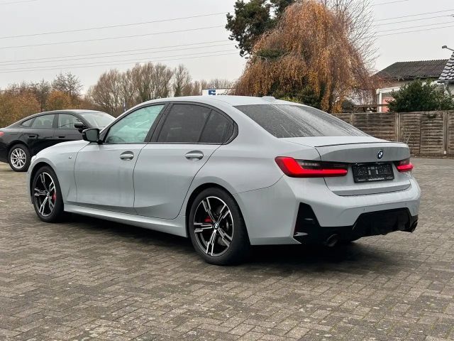 BMW 320 320i M-Sport Sedan