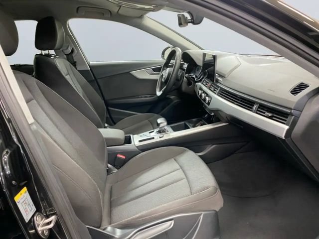 Audi A4 35 TFSI Avant S-Tronic