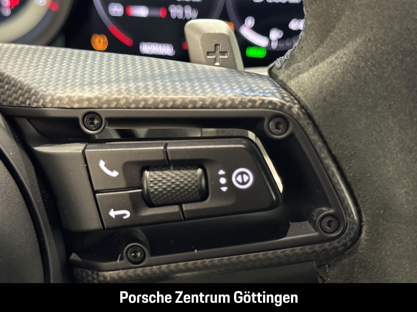 Porsche 911 992 Cabriolet Carrera GTS