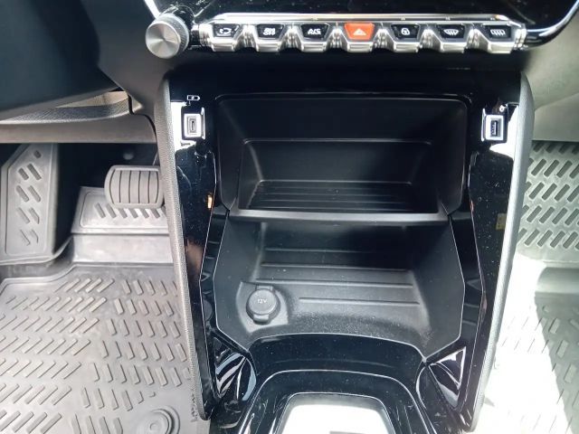 Peugeot E-2008 Active Pack