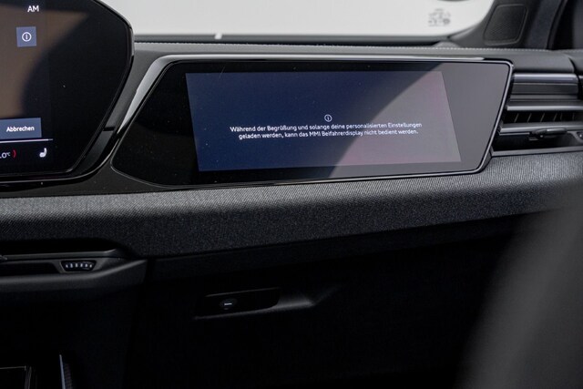 Audi A6 Avant Quattro S-Tronic