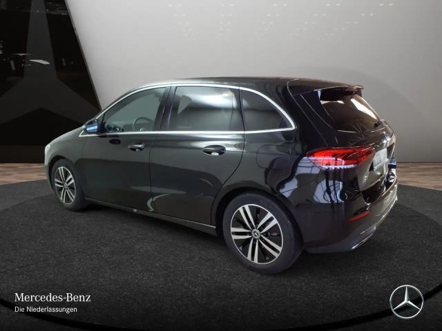 Mercedes-Benz B 180 Progressive Sedan