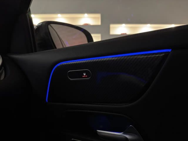 Mercedes-Benz GLA 200 AMG Line