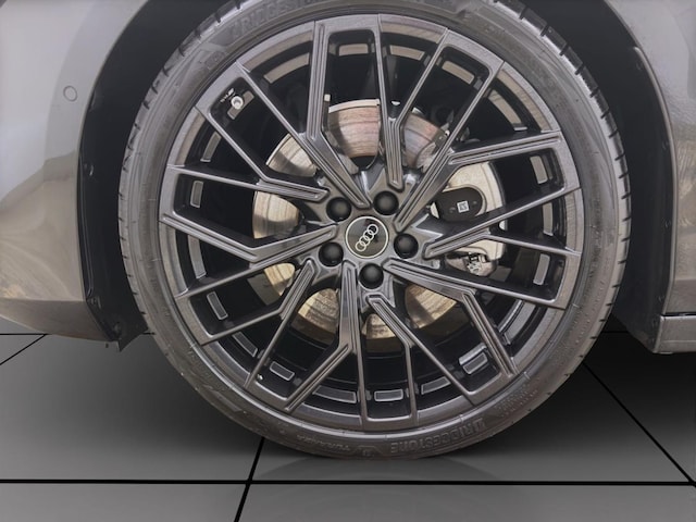 Audi A6 Avant Quattro S-Tronic