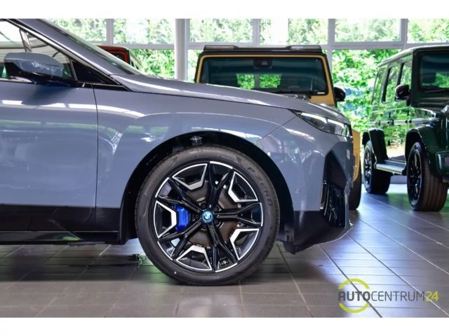 BMW iX 40 SkyLounge Massage HK HUD Soft Laser 360