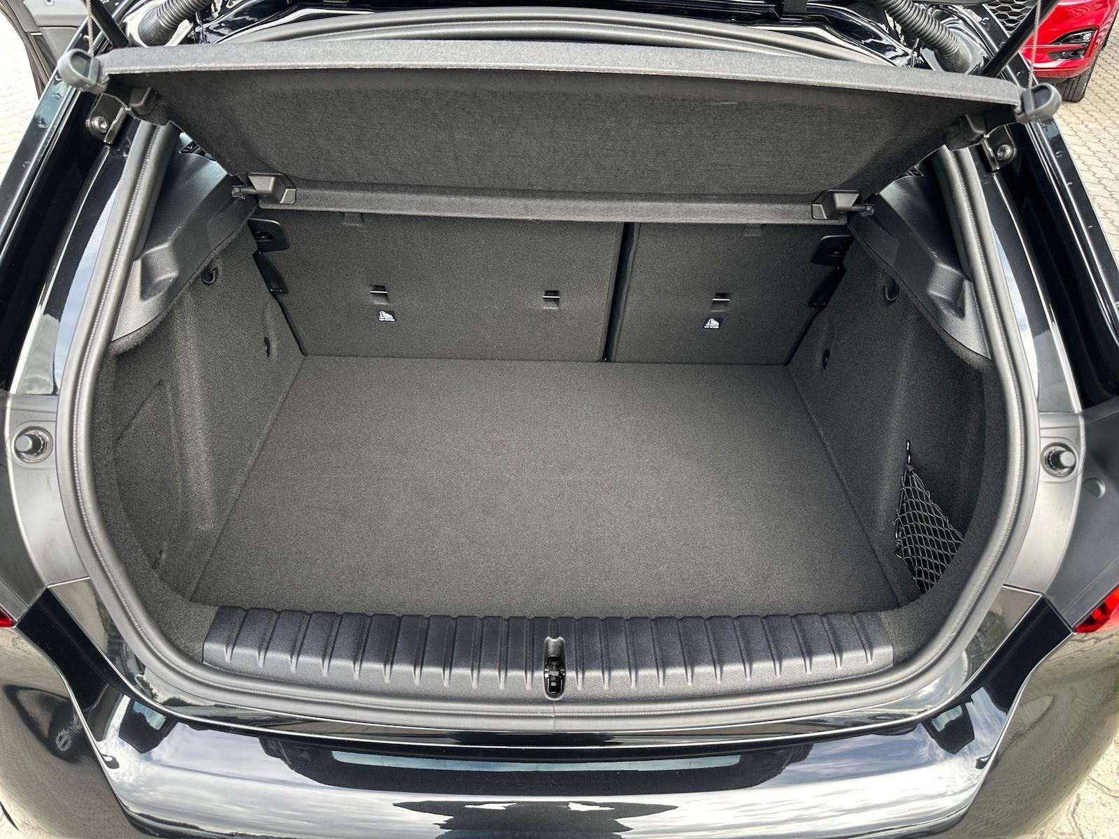 BMW 118 118i M-Sport Sedan