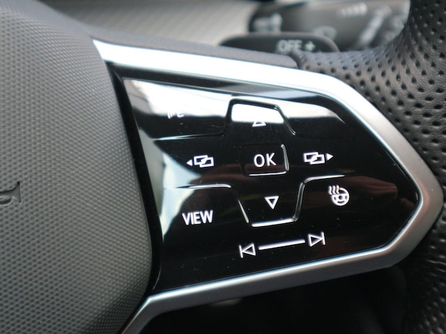 Volkswagen Golf R-Line Variant