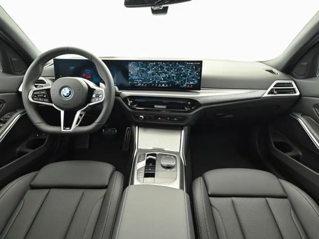 BMW 330 330e M-Sport xDrive