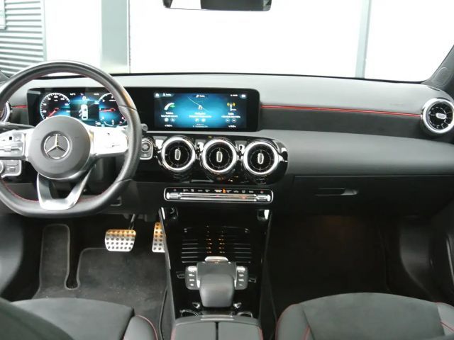 Mercedes-Benz A 180 AMG Line