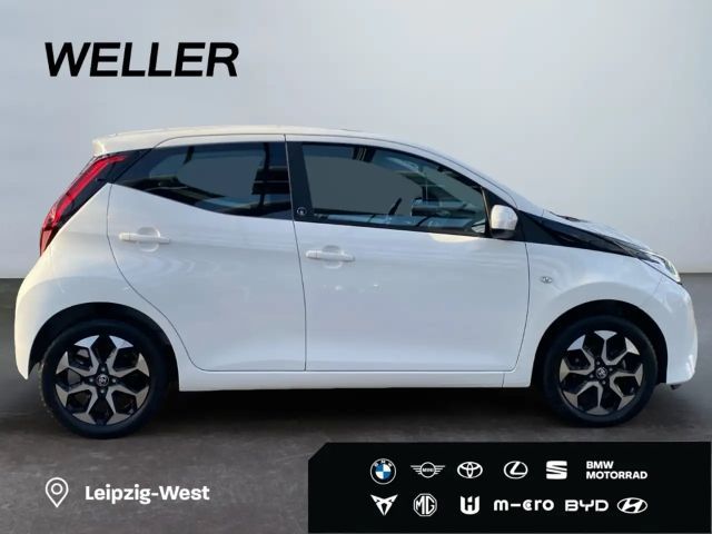 Toyota Aygo Hatchback Play Team D X-play