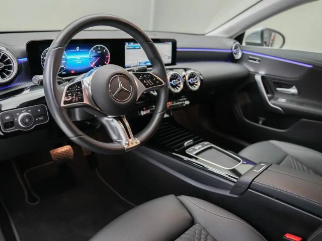 Mercedes-Benz CLA 180 CLA 180 d Shooting Brake