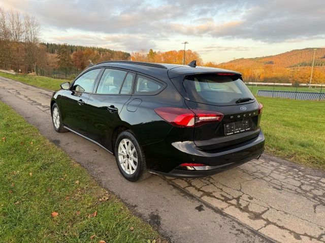 Ford Focus Cool & Connect Wagon