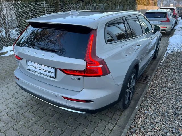 Volvo V60 Cross Country AWD Plus