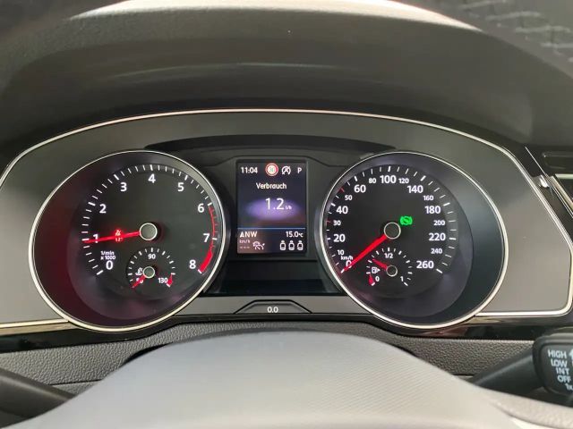 Volkswagen Passat 1.5 TSI Business DSG Variant