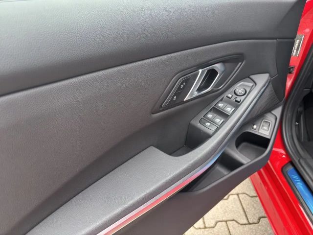 BMW 330 330e M-Sport Touring xDrive