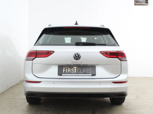 Volkswagen Golf Life Variant