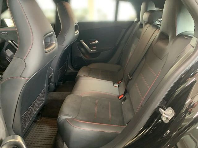 Mercedes-Benz CLA 200 AMG Line Shooting Brake