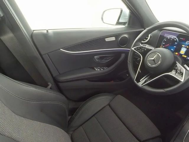 Mercedes-Benz E 200 E 200 d