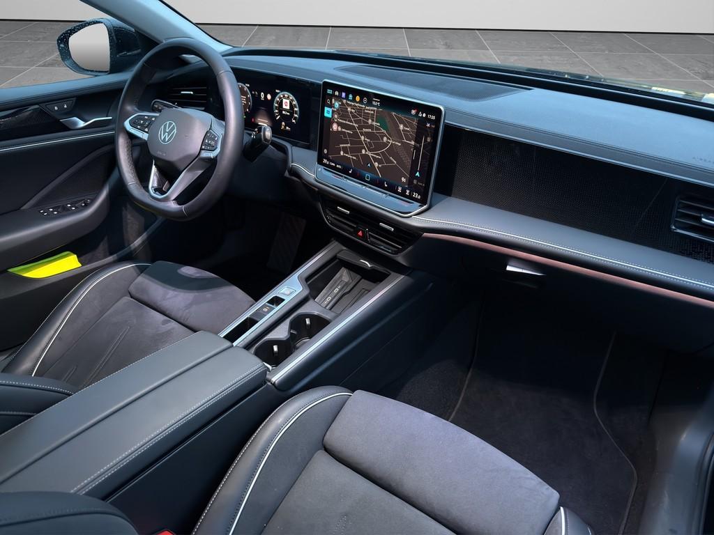 Volkswagen Passat 1.5 eTSI Business Variant