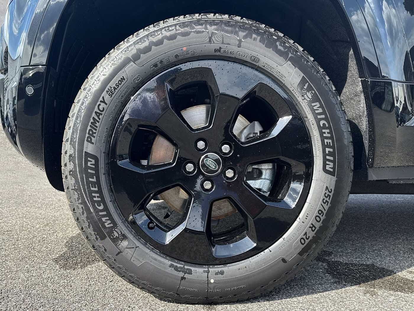 Land Rover Defender 90 Dynamic SE