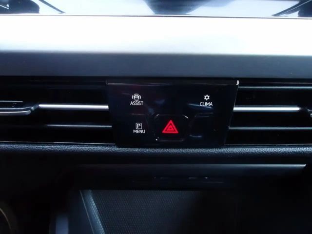 Volkswagen Golf Life Variant