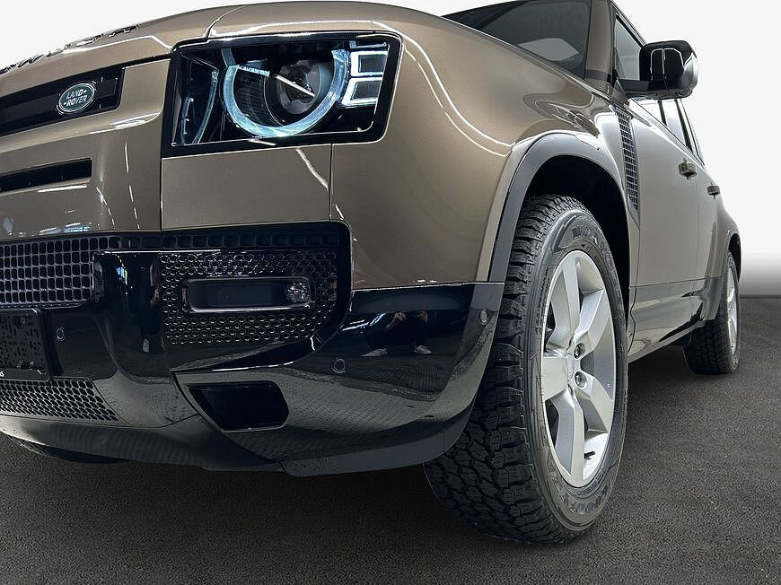 Land Rover Defender 110 Dynamic SE