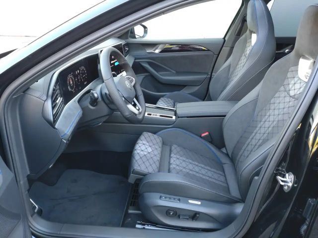 Volkswagen Passat 1.5 eTSI R-Line Variant