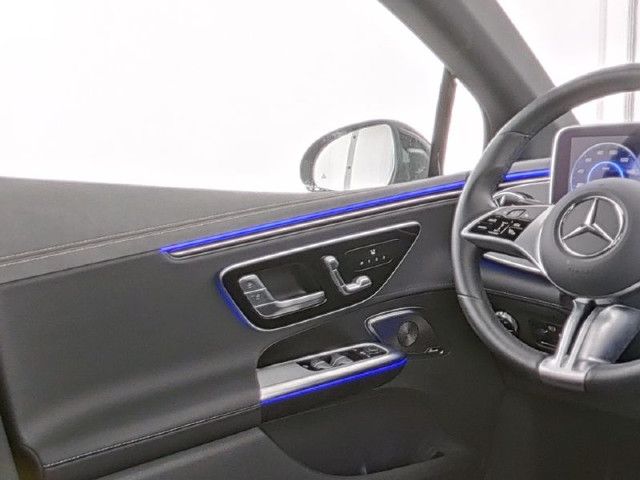 Mercedes-Benz EQE 300 Sedan