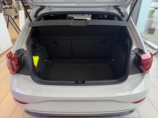 Volkswagen Polo VI Goal 1,0 l TSI El. Panodach Navi Rear View