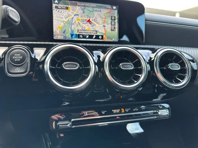 Mercedes-Benz A 180 A 180 d Style