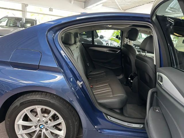 BMW 520 520d Business Line Sedan
