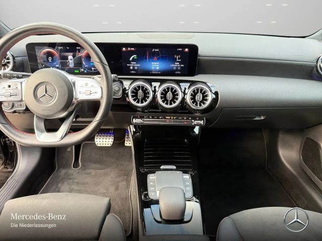 Mercedes-Benz A 250 A 250 e AMG Line