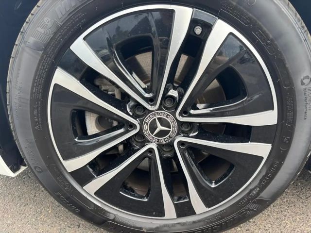 Mercedes-Benz B 200 Sedan