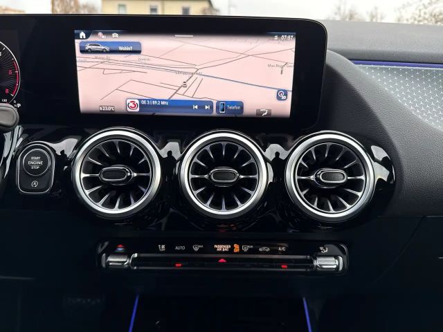 Mercedes-Benz B 180 B 180 d Sedan