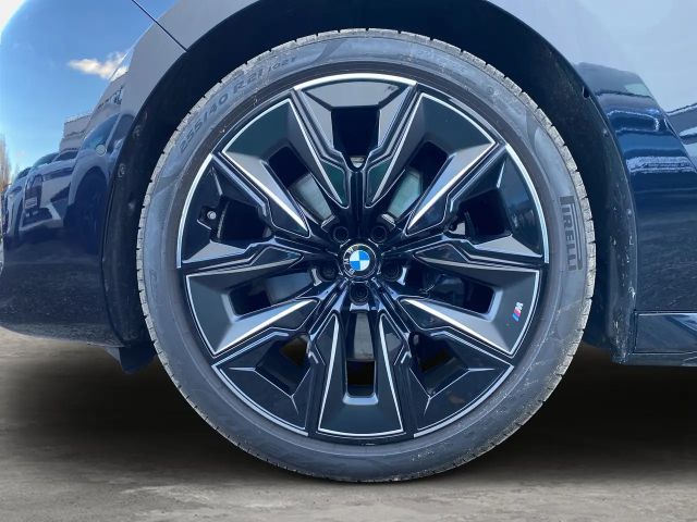 BMW 740 740d M-Sport Sedan xDrive