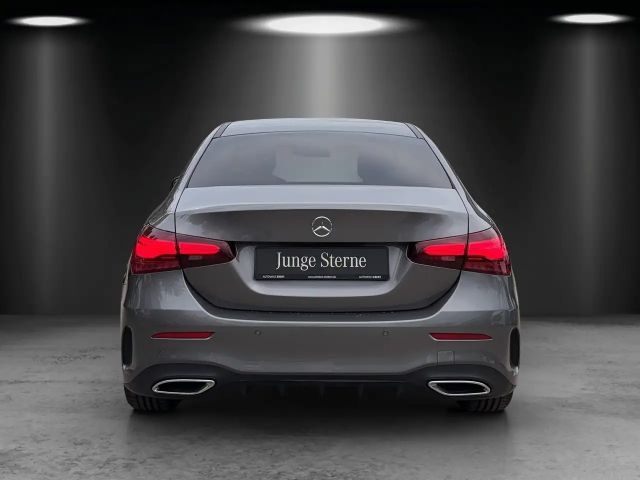 Mercedes-Benz A 220 A 220 d AMG Line