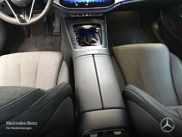 Mercedes-Benz E 200 AVANTGARDE Sedan