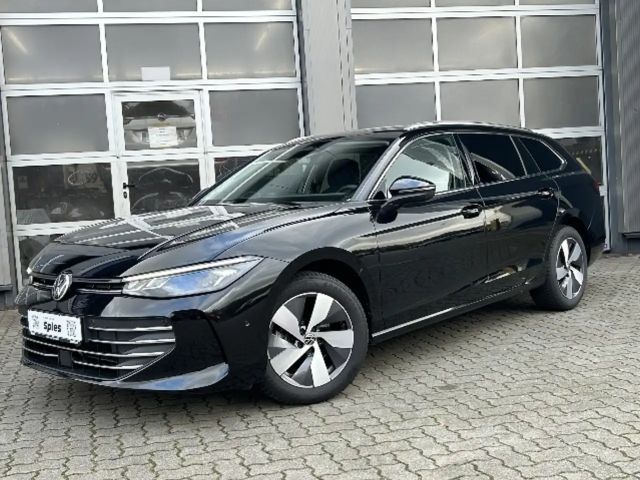 Volkswagen Passat 1.5 eTSI Business Variant