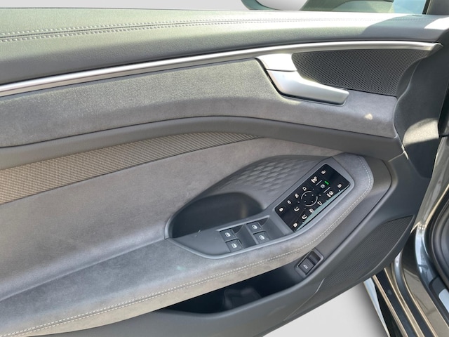 Audi A6 Avant Quattro S-Tronic