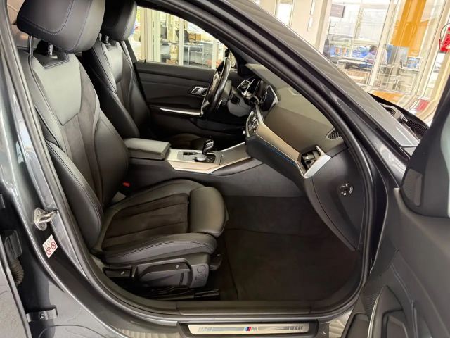 BMW 320 320e M-Sport Touring